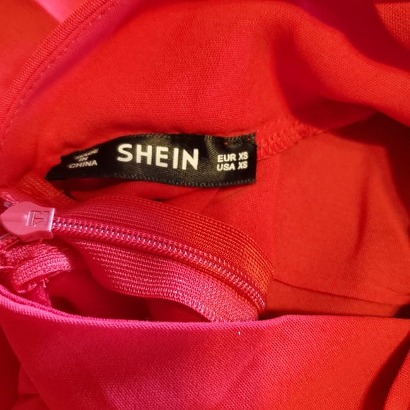 Shein red halter top mini dress with tie back - Picture 3 of 3